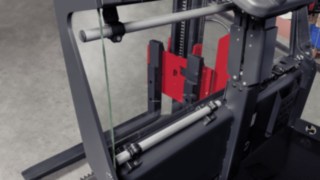 Glasfront auf Zusatzhub in der Fahrerkabine des Schmalganggeräts K von Linde Material Handling