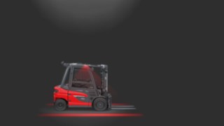 Ein mit den Red Warning Lines ausgestatteter Gegengewichtsstapler von Linde MH. Ein mit den Red Warning Lines ausgestatteter Gegengewichtsstapler von Linde MH.