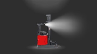 Ein mit den Linde LED-Arbeitsscheinwerfern ausgestatteter Schubmaststapler von Linde MH. Ein mit den Linde LED-Arbeitsscheinwerfern ausgestatteter Schubmaststapler von Linde MH.