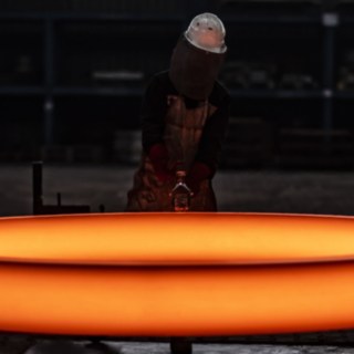 Der Prägestempel für den glühenden Ring. Der Prägestempel für den glühenden Ring.