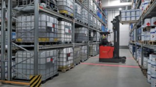 Explosionsgeschützter Schubmasterstapler R14 EX von Linde MH im Lager der Inver GmbH.