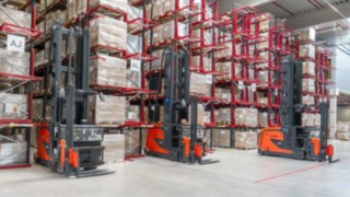 Einsatz von Schmalgangstaplern (Linde K) bei K2 Systems
