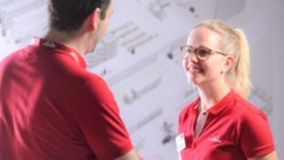 Nicole Nöth, Manager Intralogistics Product Portfolio Linde Material Handling EMEA Nicole Nöth arbeitet bei Linde Material Handling als Manager Intralogistics Product Portfolio für den Bereich EMEA