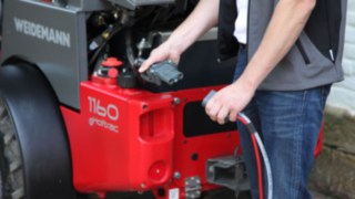 Als Ladetechnologie setzt Weidemann eine im landwirtschaftlichen Betrieb übliche 48-Volt-Bleibatterie ein Als Ladetechnologie setzt Weidemann eine im landwirtschaftlichen Betrieb übliche 48-Volt-Bleibatterie ein