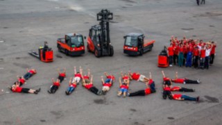 Ein Gruß des ehrenamtlichen Logistik-Teams der Formula Student Germany an Linde Material Handling im vergangenen Jahr.