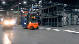 Screenshot zum Video zur Einsatzreportage beim Automobilzulieferer SMP Screenshot zum Video zur Einsatzreportage beim Automobilzulieferer SMP