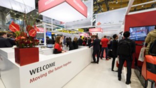 Der Linde Material Handling Messestand auf der LogiMAT 2019 Der Linde Material Handling Messestand auf der LogiMAT 2019