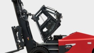 Die kippbare Kabine des E160 von Linde Material Handling bringt alle wichtigen Bauteile zum Vorschein.
