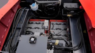 Der Blick ins Innere der Elektroschwerlaststapler von Linde Material Handling.