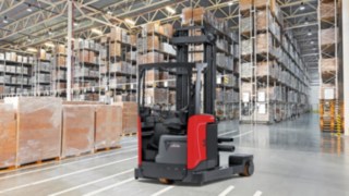 Vierwegestapler R20 F – R25F im Lager