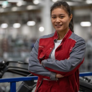 Vanessa Boloron - Auszubildene zur technischen Modelbauerin Vanessa Boloron - Auszubildene zur technischen Modelbauerin